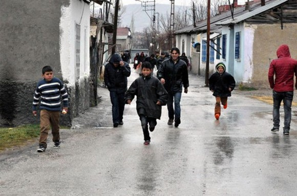 Elazığ'da yürek burkan görüntüler