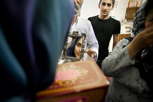 İranlı gençlerin mahrem ilişkileri deşifre oldu!