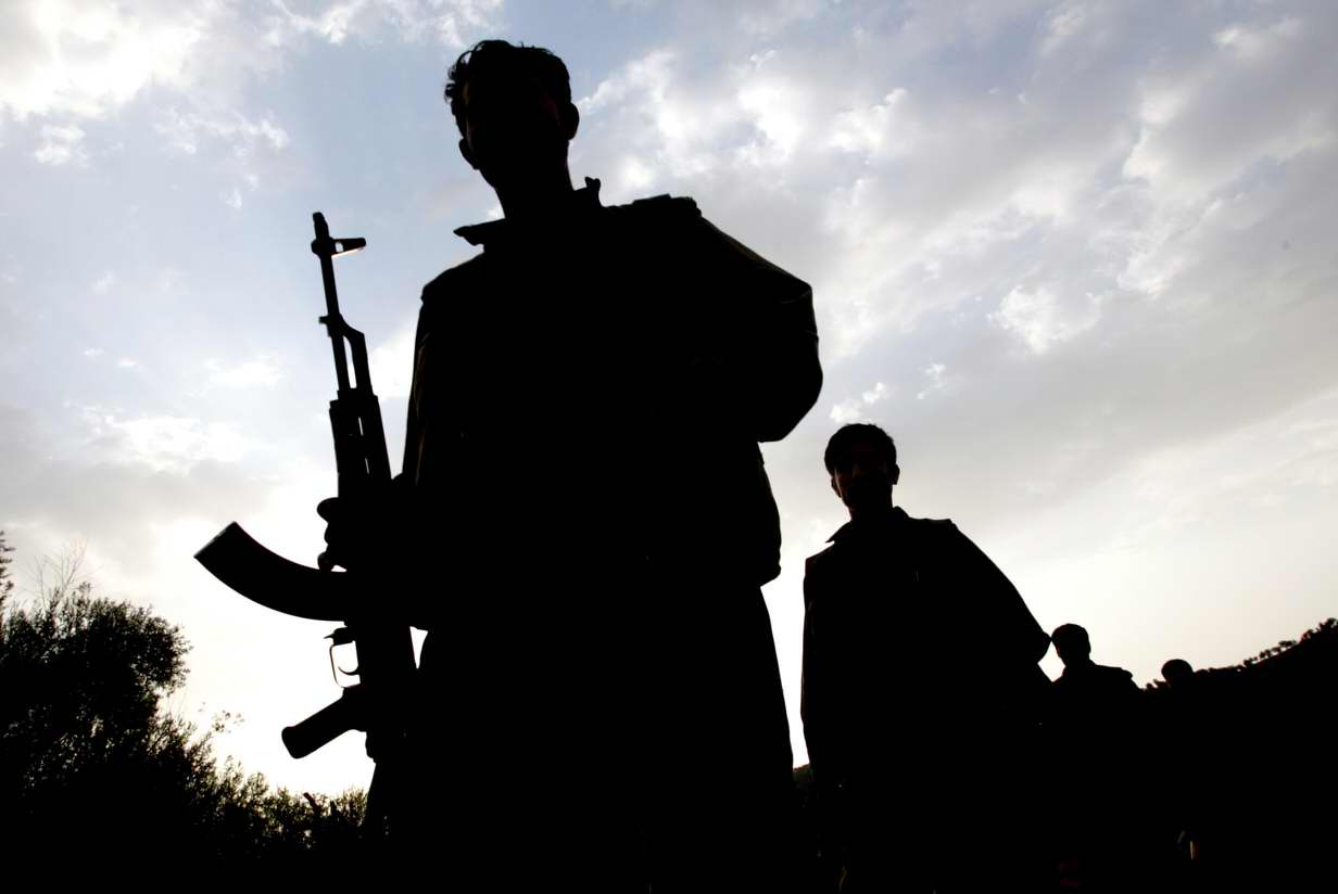Paris'te PKK'lı teröristlere hapis cezası