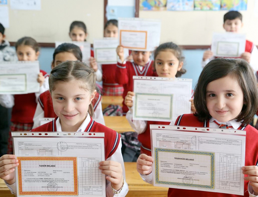 Ankara'da okullar bugün tatil karneler e-okul'da