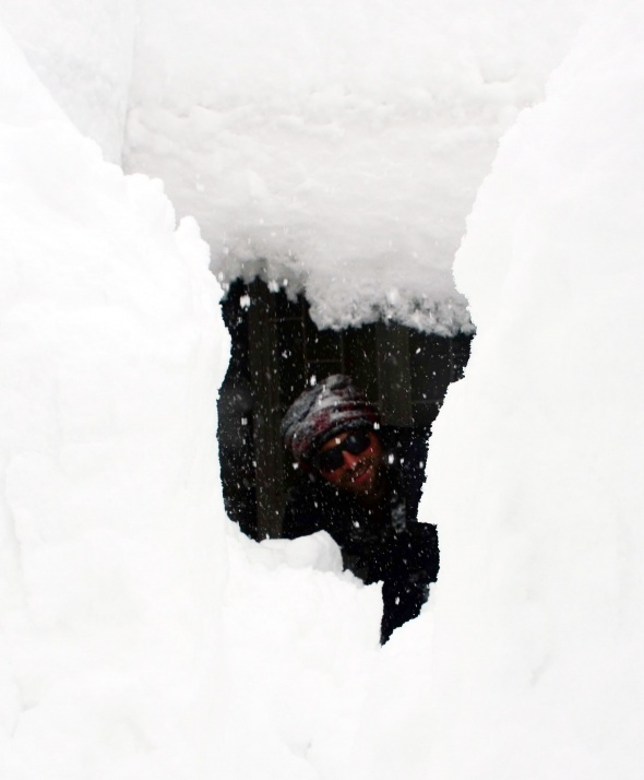 Bitlis'te kar 7 buçuk metreyi buldu evler kayboldu