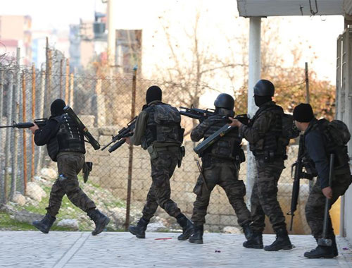 İspanya'da 3 şehirde PKK operasyonu