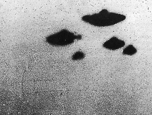 Çok gizli UFO fotoğrafları yayınlandı