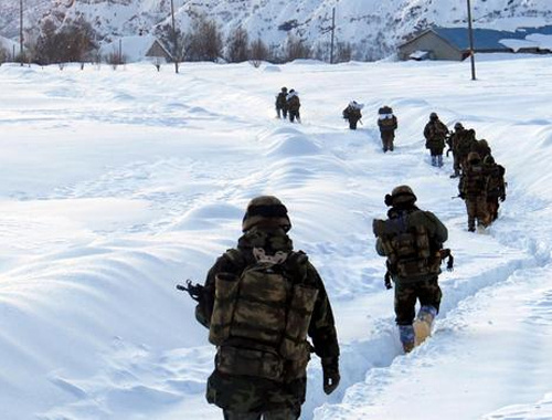 Tunceli'de 2 metre karda PKK operasyonu