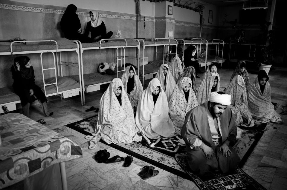 İranlı kadın mahkumlar işte böyle görüntülendi...