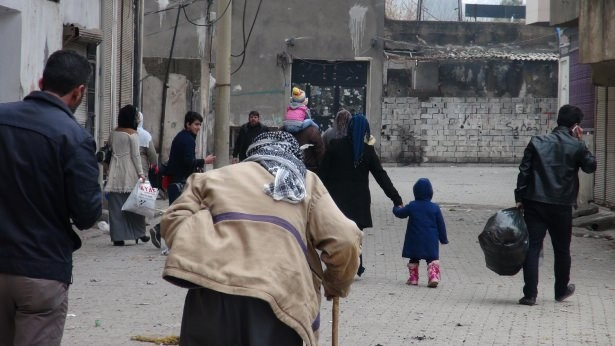 Cizre'de çatışma aileler camilere sığındı! 