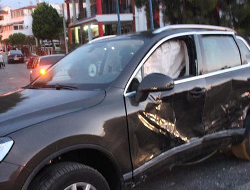 Kaza geçiren CHP'li vekil hastaneye kaldırıldı!