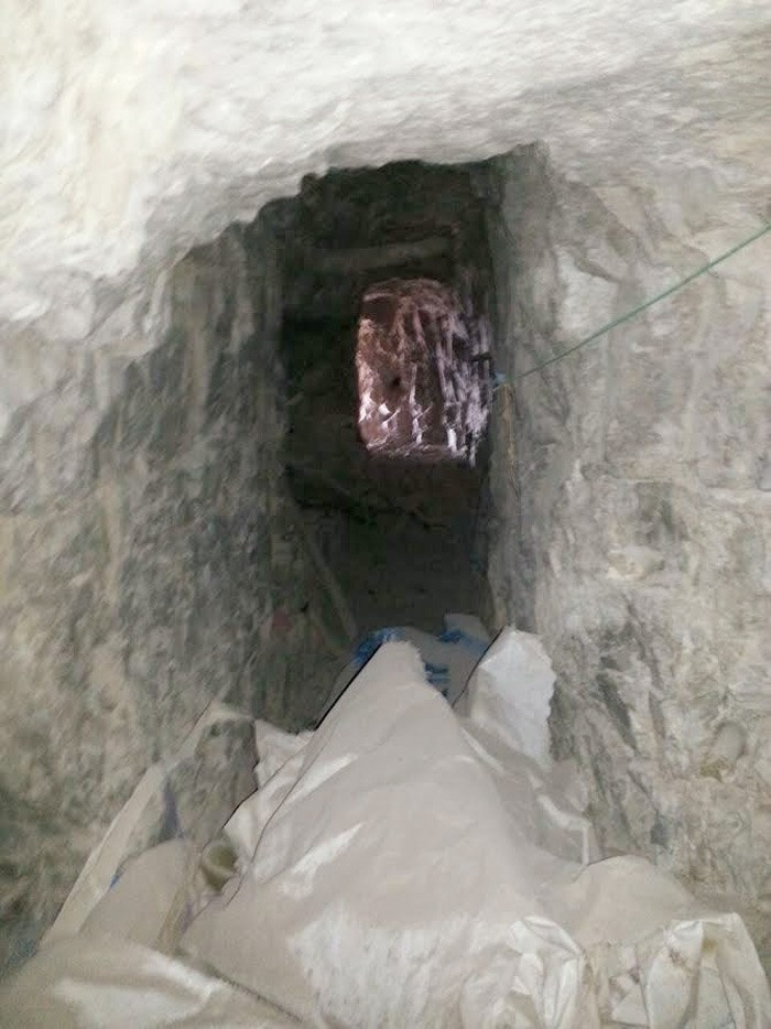 Hakkari'de çelik kapılı fanlı PKK mağarası 