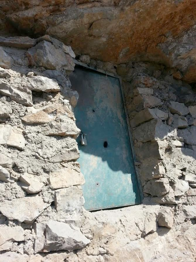 Hakkari'de çelik kapılı fanlı PKK mağarası 