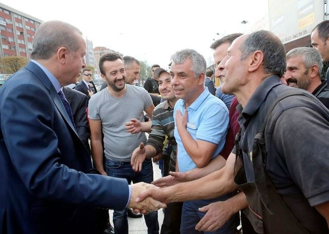 Erdoğan'ın elini fazla sıkan berber konuştu