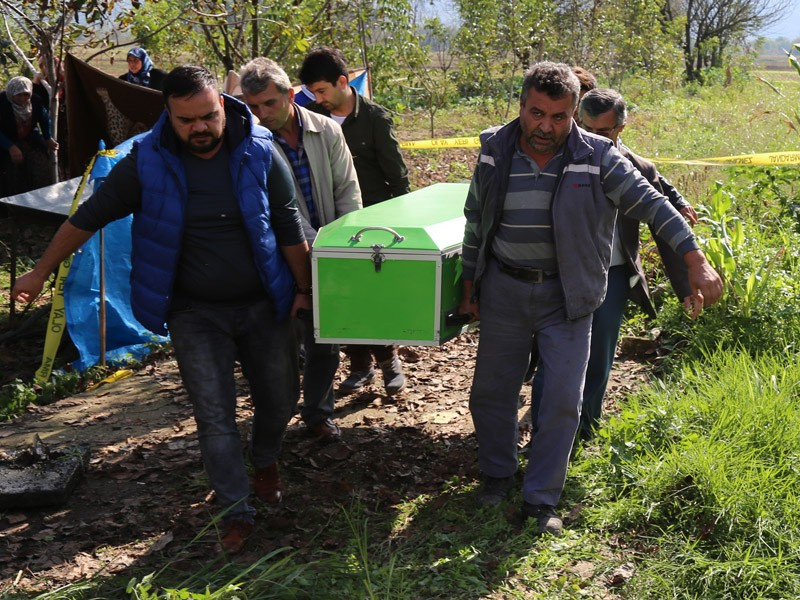 Bahçede korkunç manzara komşuları buldu