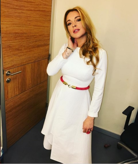 Lindsay Lohan bu sefer çıplak