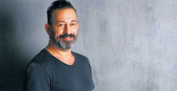 Cem Yılmaz'dan 'Kürk Mantolu Madonna' göndermesi