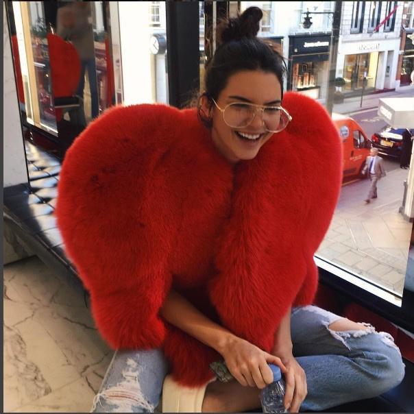 Kendall Jenner'dan çok cesur göğüs açıklaması