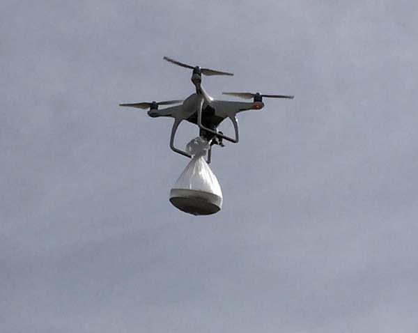 Emniyet müdürü drone'la baklava gönderdi!