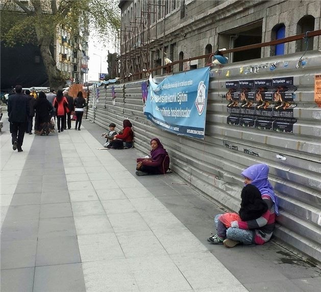 Dilencilerin kucağındaki bebekler neden sürekli uyur?