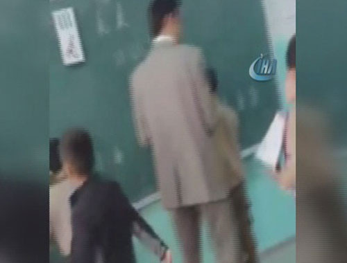 Dayakçı öğretmen için flaş karar! - Resim: 0