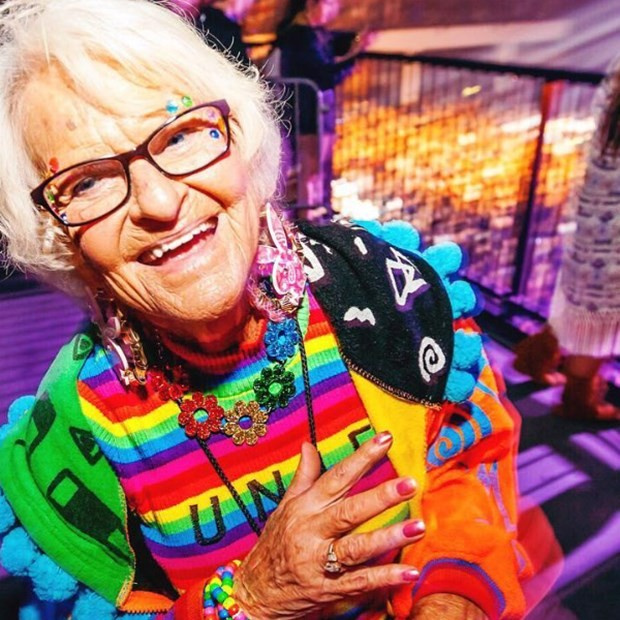 88 yaşındaki nine İnstagram'ın moda ikonu