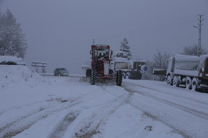 Yurtta hava durumu 17.11.2016 kar kapattı