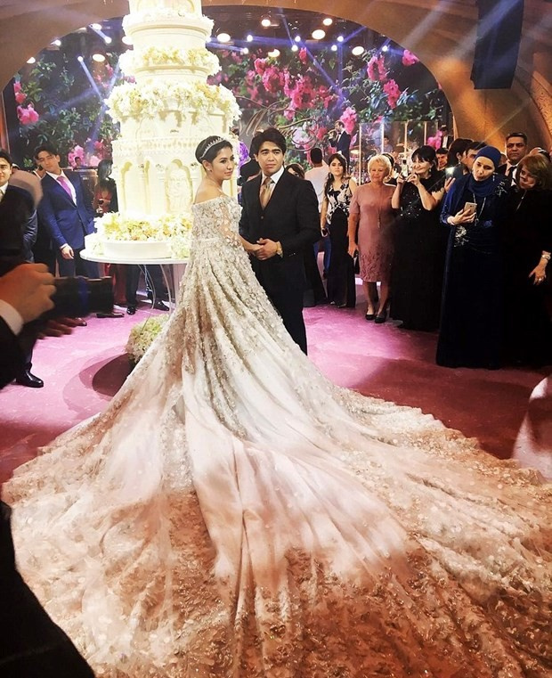 Rus milyarderin kızı evlendi! Düğünden gösteriş aktı