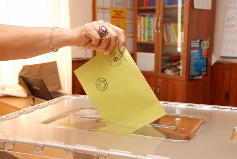AK Parti'den teşkilata referandum çağrısı: Hazır olun!