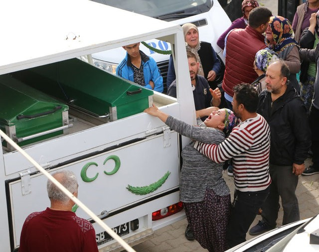 Eşini ve iki çocuğunu öldürüp intihar etti