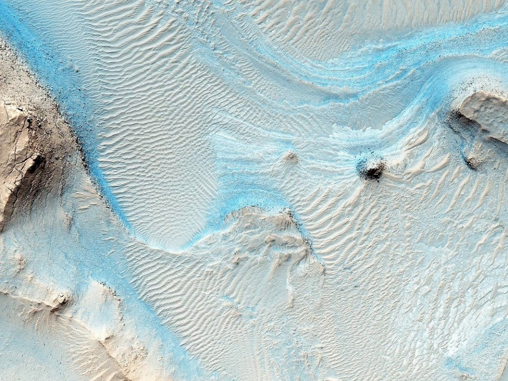 Mars'ta ABD'nin en büyük gölü büyüklüğünde buz kütlesi