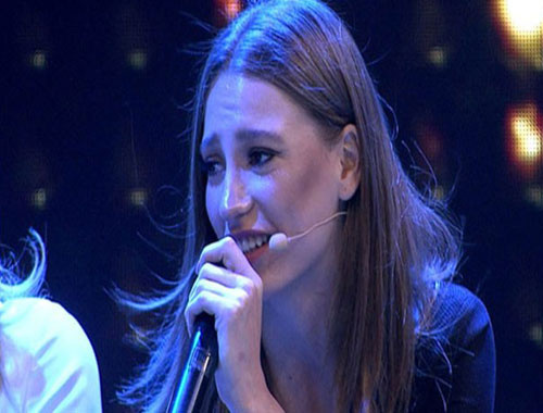 Serenay Sarıkaya'dan muhteşem performans