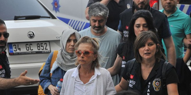 Nazlı Ilıcak: Zekeriya Öz bana kumpas kurdu!