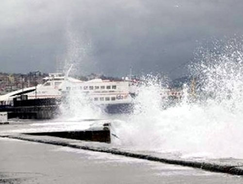 Hava durumu donduruyor İstanbul'da seferler iptal