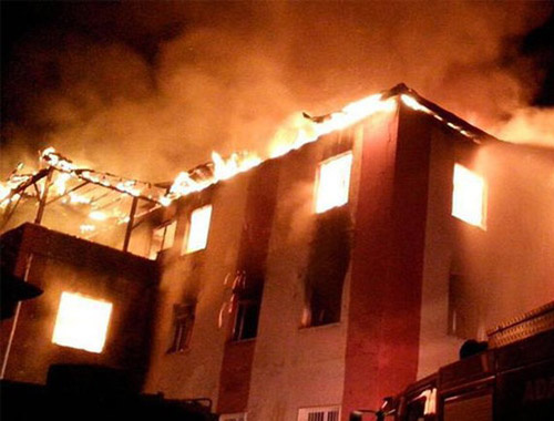 Adana'da öğrenci yurdunda yangın! 12 ölü!