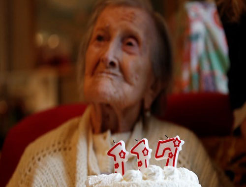 Dünyanın en yaşlı insanı 117. doğum gününü kutladı