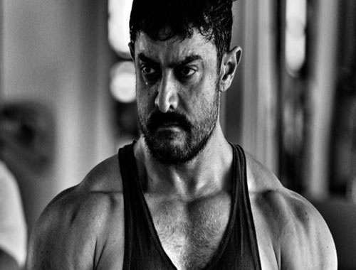 Ünlü oyuncu Aamir Khan'ın 'Dangal' filmi için inanılmaz değişimi