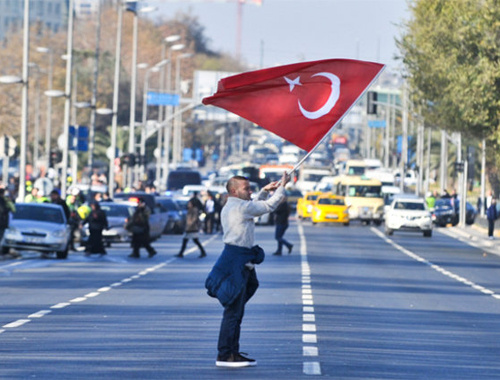 İstanbul patlamaları tüm Türkiye'yi sokağa döktü