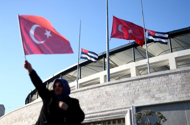 İstanbul patlamaları tüm Türkiye'yi sokağa döktü