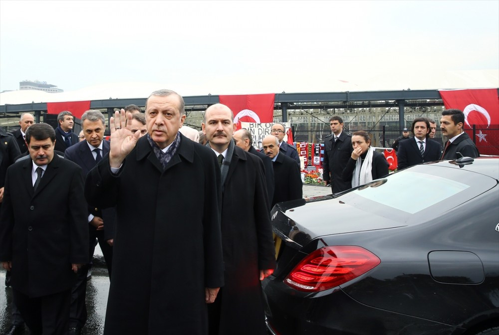 Erdoğan patlamanın olduğu yeri ziyaret etti