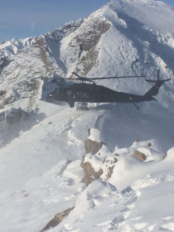 -25 derecede PKK operasyonu mağaradan çıkanlara bakın