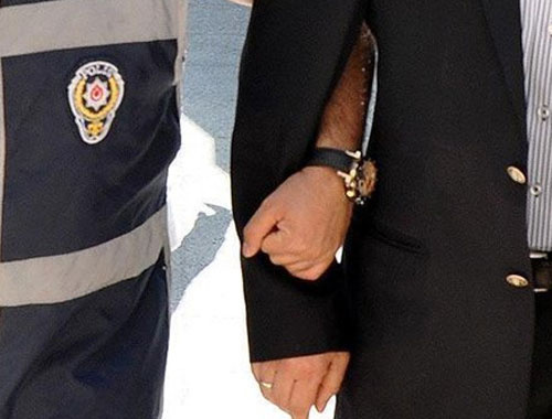 AK Parti eski ilçe başkanı FETÖ'den gözaltına alındı 
