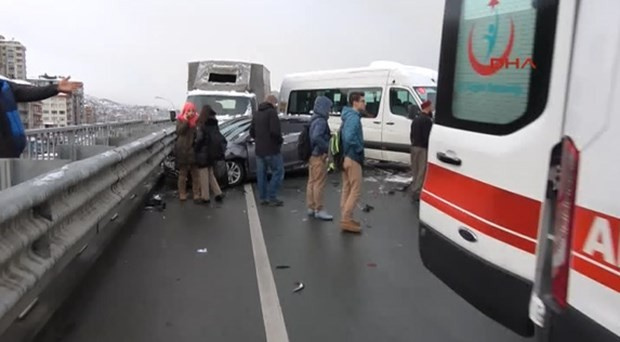 Rize'de korkunç kaza 15 araç birbirine girdi