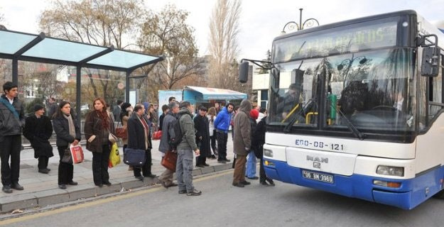 'Öğrenciler de otobüse bedava binsin!'