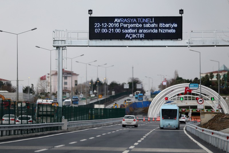 Trafiğe açılan Avrasya tüneli içinden fotoğraflar