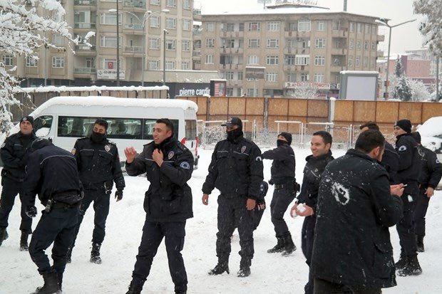 Kahramanmaraş'ta polis ile vatandaş arasında 'soğuk savaş!'