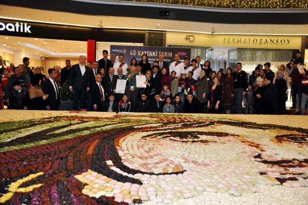 Gaziantep'te 6 bin 160 baklava dilimiyle rekor