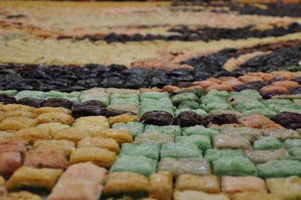 Gaziantep'te 6 bin 160 baklava dilimiyle rekor