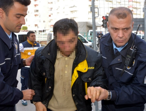 Bir hafta parkta pusuya yattılar polis ellerinden zor aldı