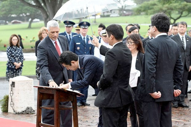 Japonya Başbakan'ından tarihi ziyaret 
