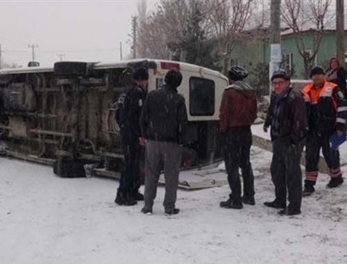 Elazığ'da belediye otobüsü şarampole devrildi!