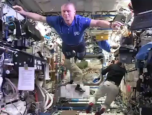 Astronotlardan uzayda bir ilk!