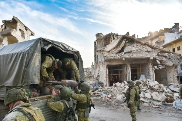 Halep'e giren Rus ordusu fotoğraflar paylaştı