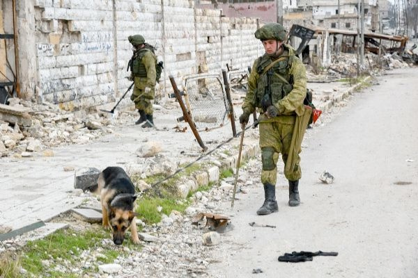 Halep'e giren Rus ordusu fotoğraflar paylaştı